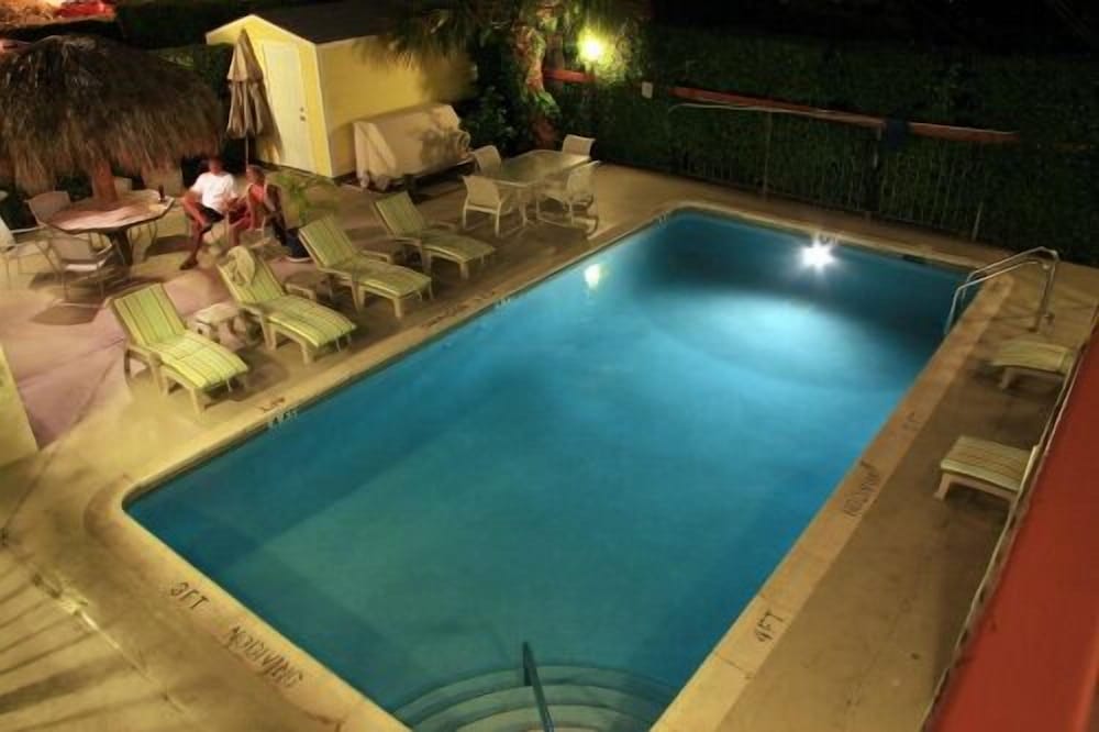 Palm Breeze Hotel - photo 37