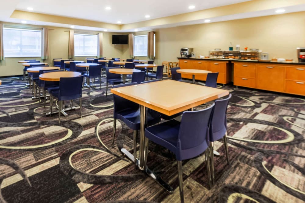 La Quinta by Wyndham Fort Lauderdale Pompano Beach - photo 27