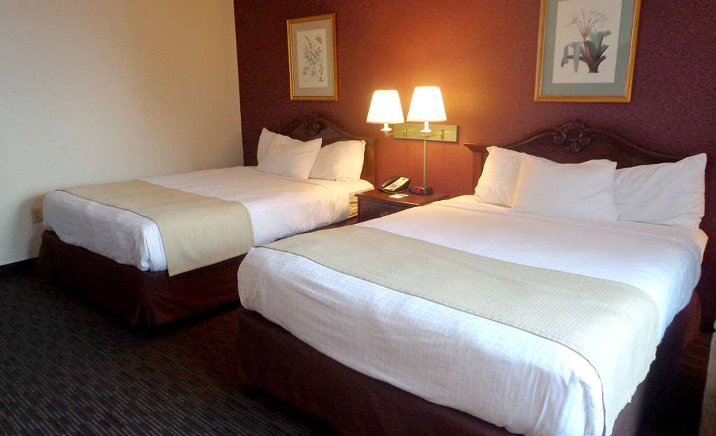 AmericInn by Wyndham Marshall - photo 6
