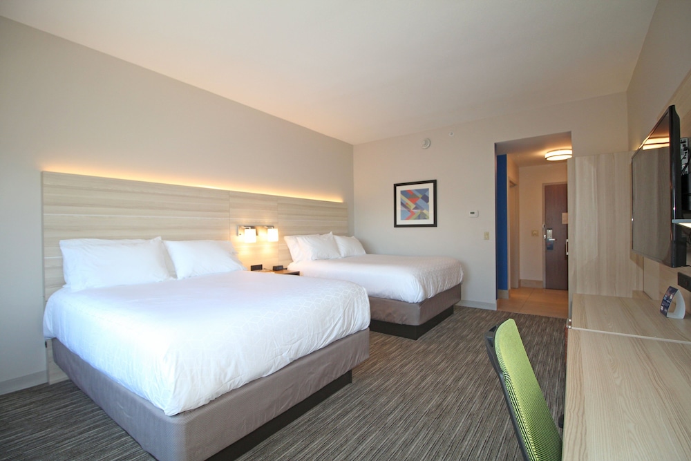 Holiday Inn Express & Suites Ocala by IHG - photo 12