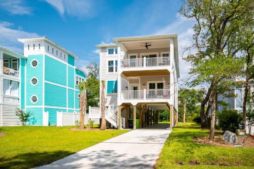 Paradise Pointe by Oak Island Accommodations - featured photo