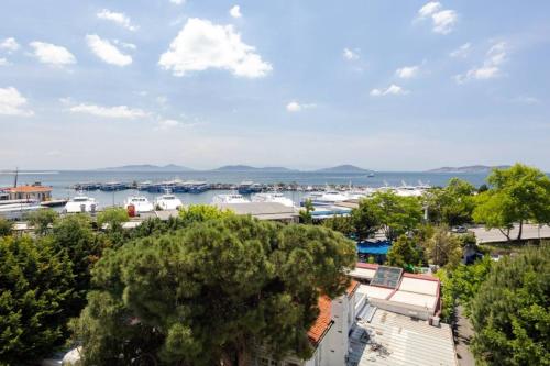 Spacious 4BR Home Stunning Bosphorus Views #390 — 4-Star Luxury Hotel in Istanbul, Turkey