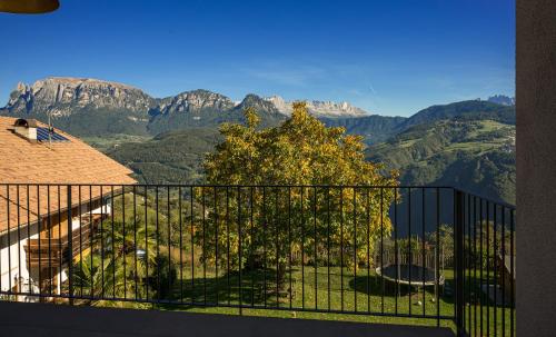 Gestüt Feuerstein Lanznasterhof — 4-Star Luxury Hotel in Soprabolzano, Italy