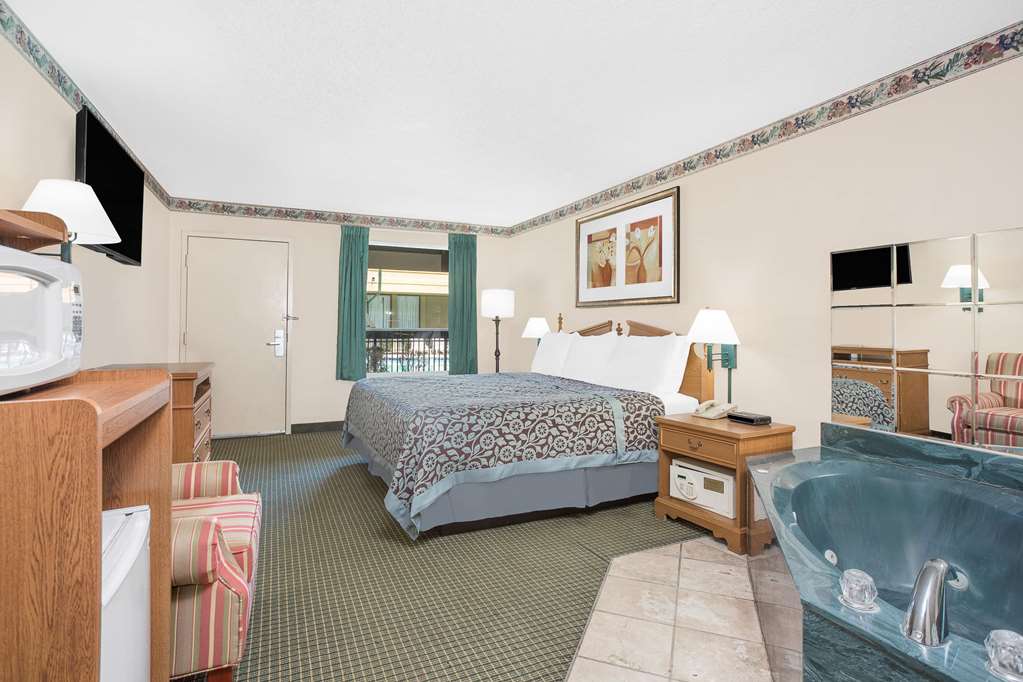 Days Inn By Wyndham Attalla - photo 12
