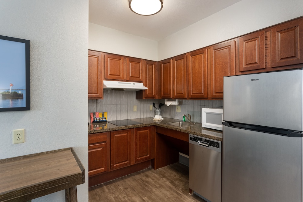 Staybridge Suites West Seneca by IHG - photo 13
