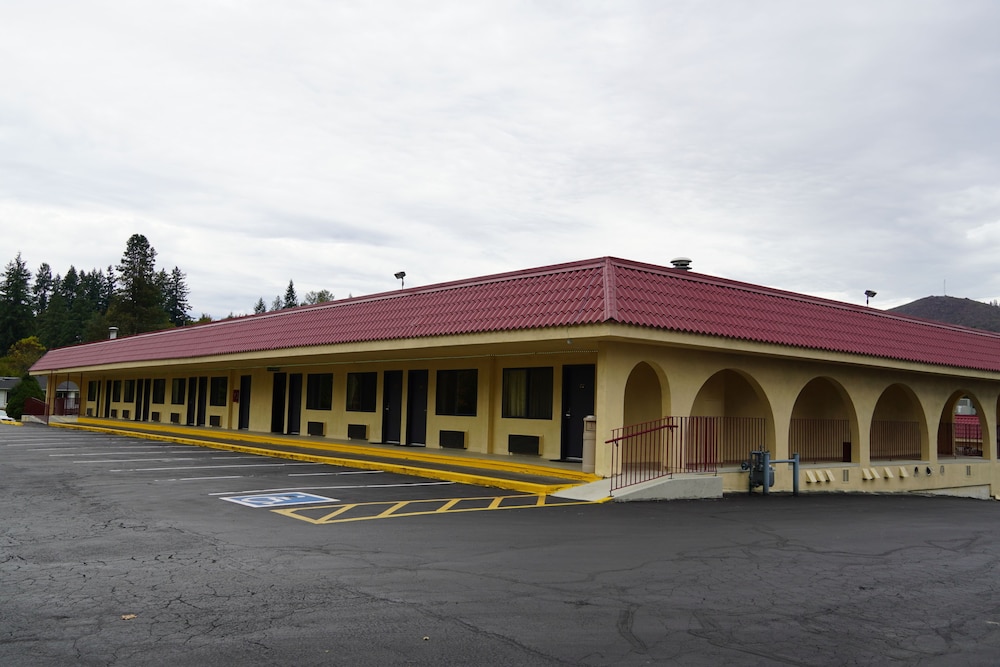 Timberland Inn & Suites - photo 110