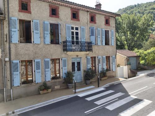 Burlats - carbon neutral hotel in Burlats