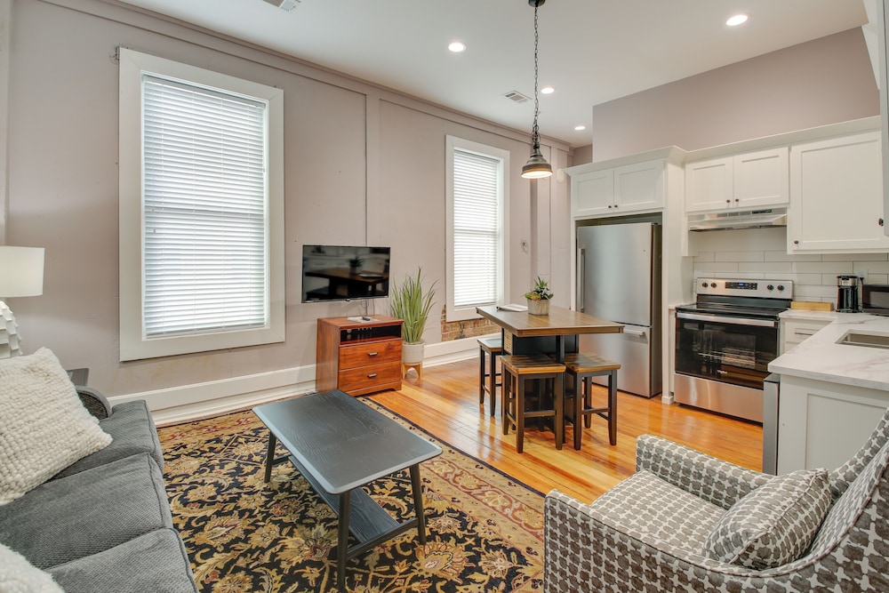 Downtown Hot Springs Condo Walk to Restaurants — 4-Star Luxury Hotel in Hot Springs, United States