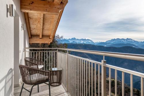 Reiterhof Apt Gaia — 4-Star Luxury Hotel in San Genesio Atesino, Italy