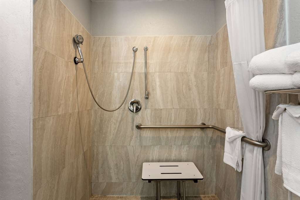 Microtel Inn & Suites by Wyndham Zephyrhills - photo 19