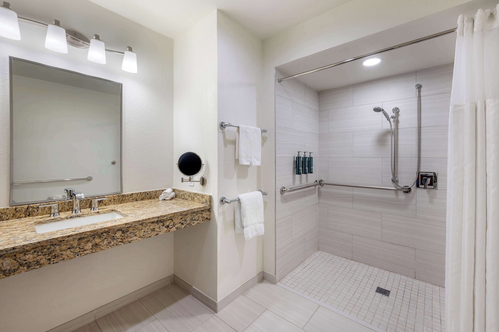 Hilton Vacation Club Varsity Club South Bend IN - photo 33