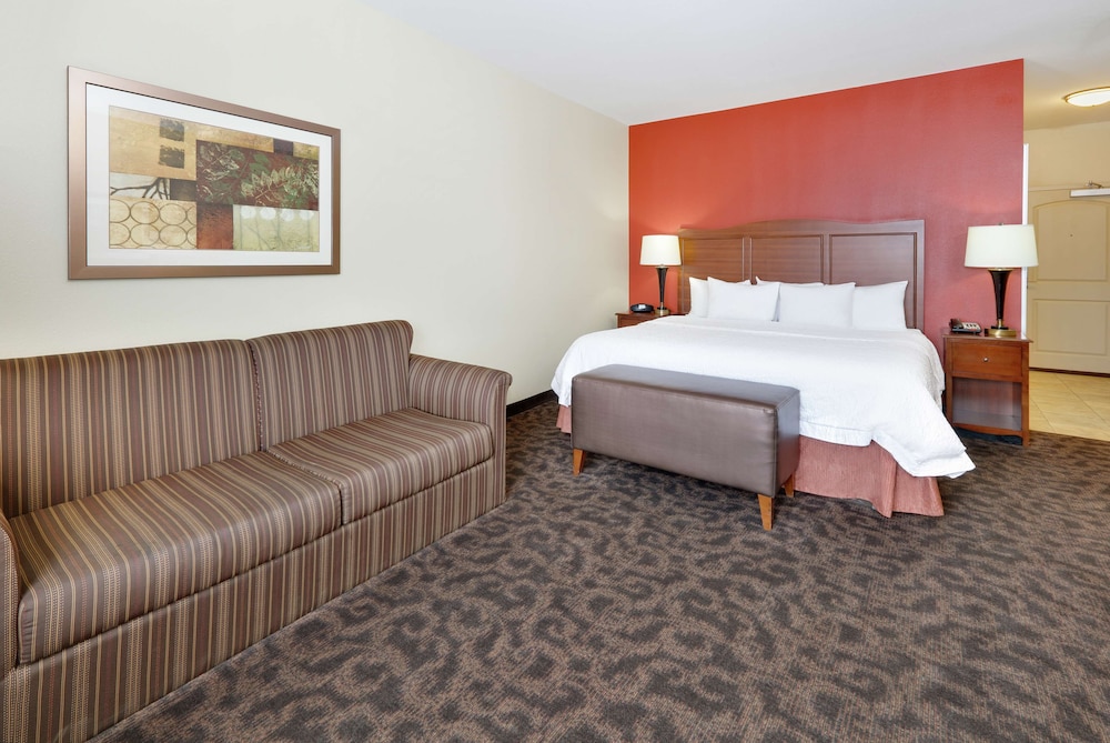 Hampton Inn and Suites Fort Worth Forest Hill - photo 12