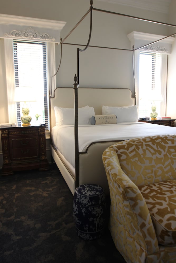 Kentucky Castle Hotel - photo 6