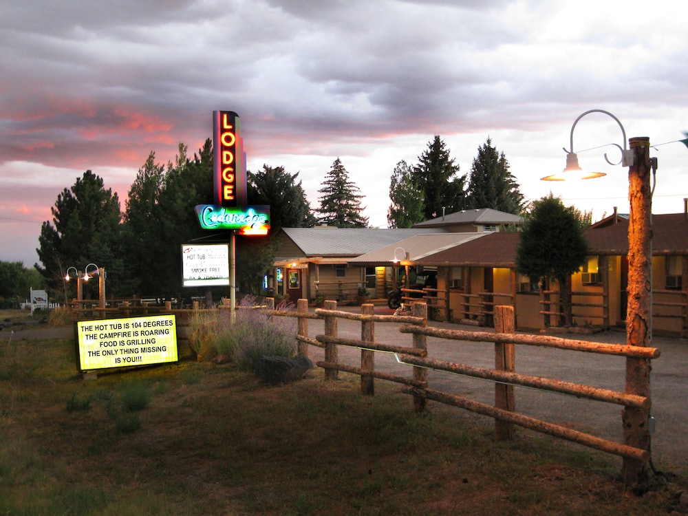 Room With 1 King Bed And 1 Queen Bed At The Cedaredge Lodge 5085065 — Cedaredge
