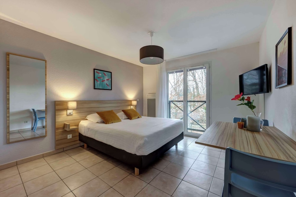 Comfort Aparthotel Divonne L'Oree du Parc — hotel in Divonne-Les-Bains