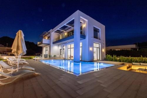 Armonia Luxury Villa — 4-Star Luxury Hotel in Ialysos, Greece