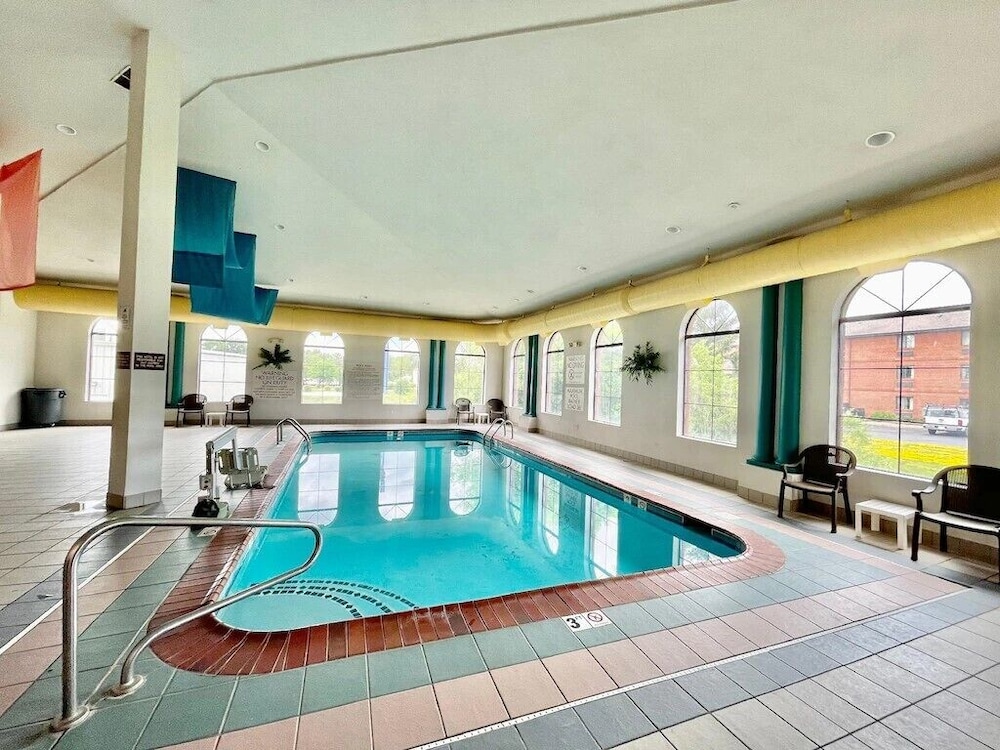 Baymont by Wyndham Fort Wayne Northwest - photo 22
