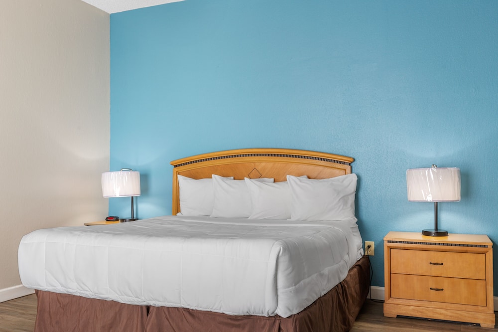 Ocean Crest Inn and Suites - photo 16
