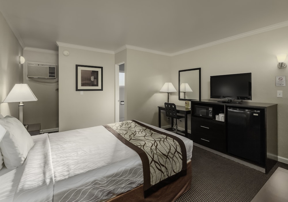 Thunderbird Lodge - photo 25