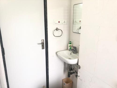 Treat Homes Service Apartment in BKC Siddhant 401