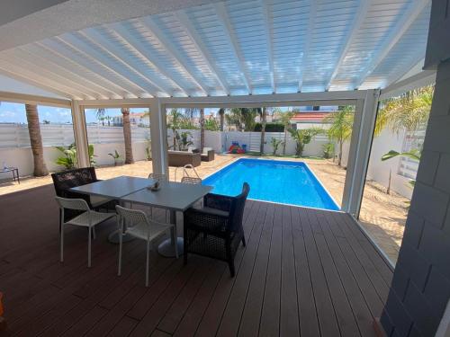 Villa Angel Exotic Villa 200m From Beach — 4-Star Luxury Hotel in Paralimni, Cyprus