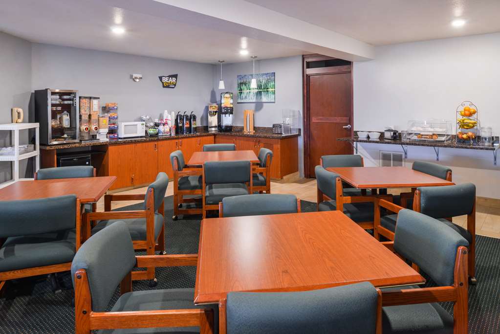 Travelodge Suites by Wyndham Newberg - photo 43