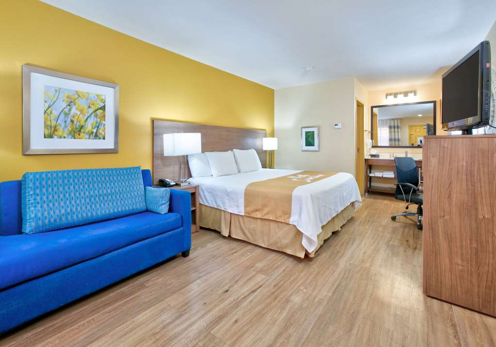 Days Inn by Wyndham Batesville - photo 28