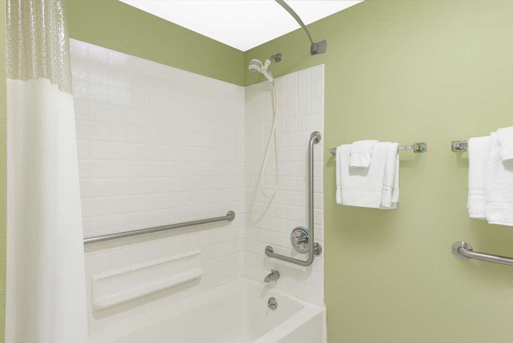 Ramada by Wyndham Vandalia - photo 14
