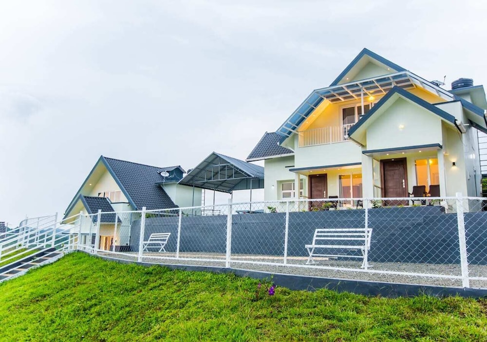 Mount Tales Vagamon - carbon neutral hotel in Erattupetta