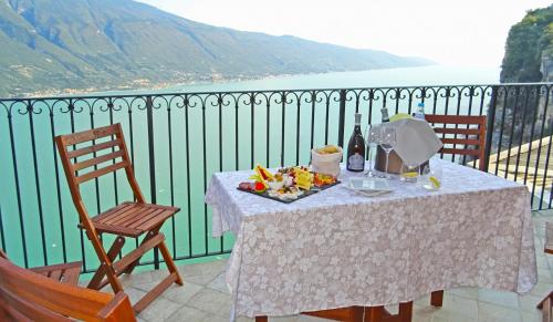 Casa De Pol Exclusive Lake View by Gardadomusmea — 4-Star Luxury Hotel in Pieve, Italy