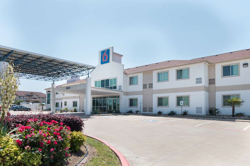 Motel 6 Hillsboro TX - photo 2
