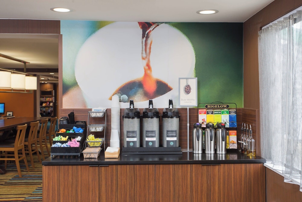 Fairfield Inn by Marriot Manchester Boston Regional Airport - photo 21