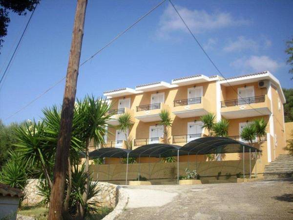 Asteras Studios - carbon neutral hotel in Argostolion