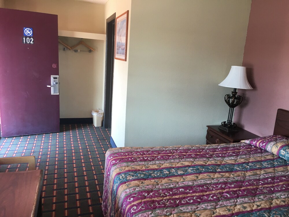 Best Value Inn Motel Sandusky - photo 26