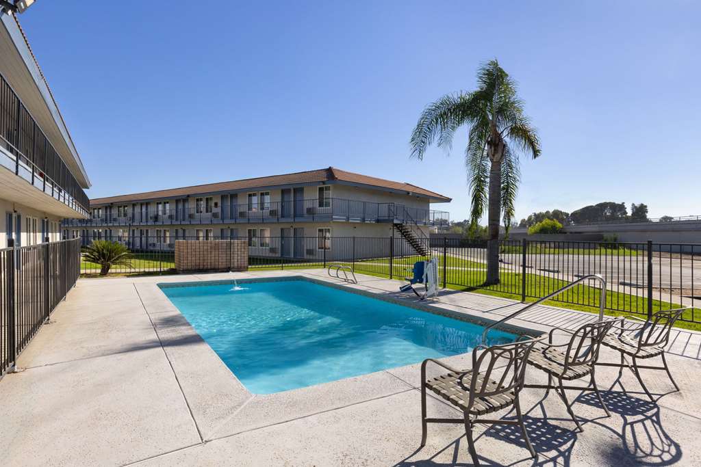 Days Inn by Wyndham Bakersfield - photo 9