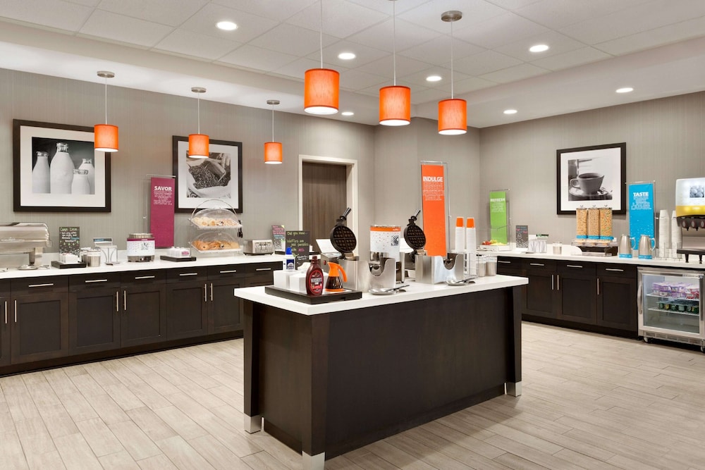 Hampton Inn North Olmsted Cleveland Airport - photo 15