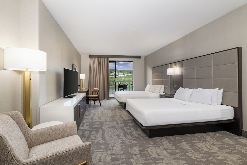 Hilton Promenade at Branson Landing - photo 33