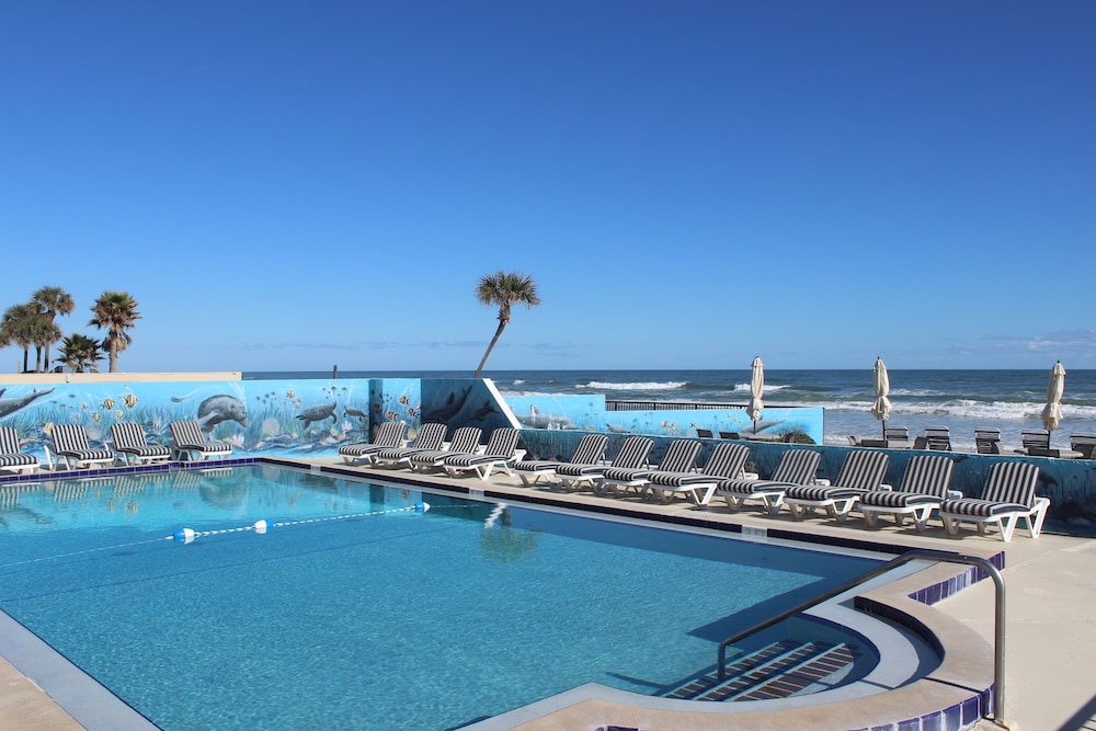 Shoreline Suites & Cabana Cottages - photo 116
