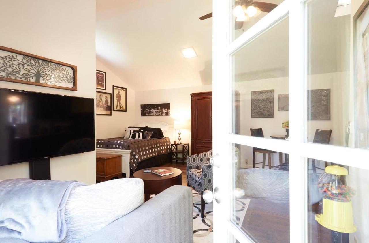 Willow Glen Private Studio 1 Queen Bed And 1 Queen Inflatable in San Jose, United States