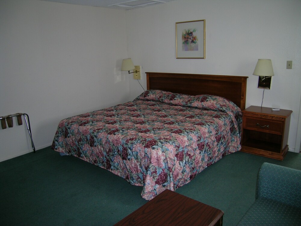 Travel Inn of La Junta - photo 17