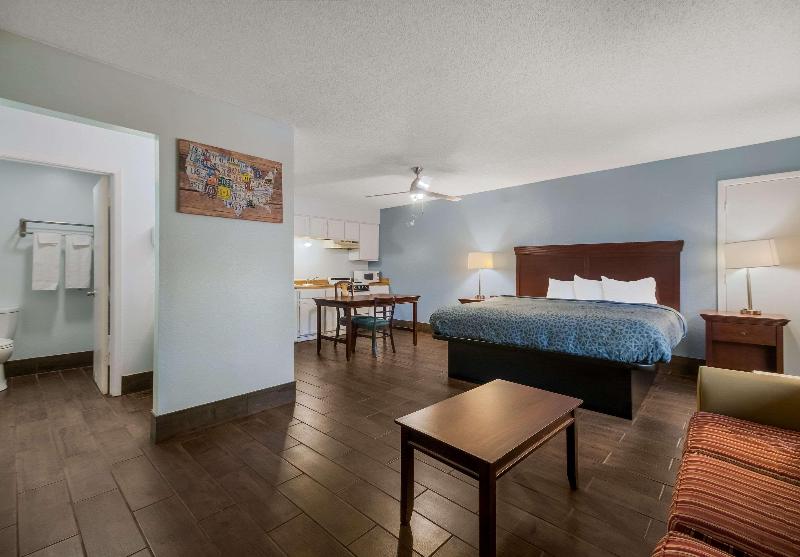 Econo Lodge Inn & Suites Fulton Rockport - photo 38