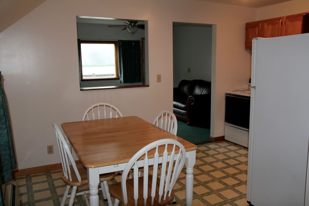 Sara Placid Inn & Suites - photo 38