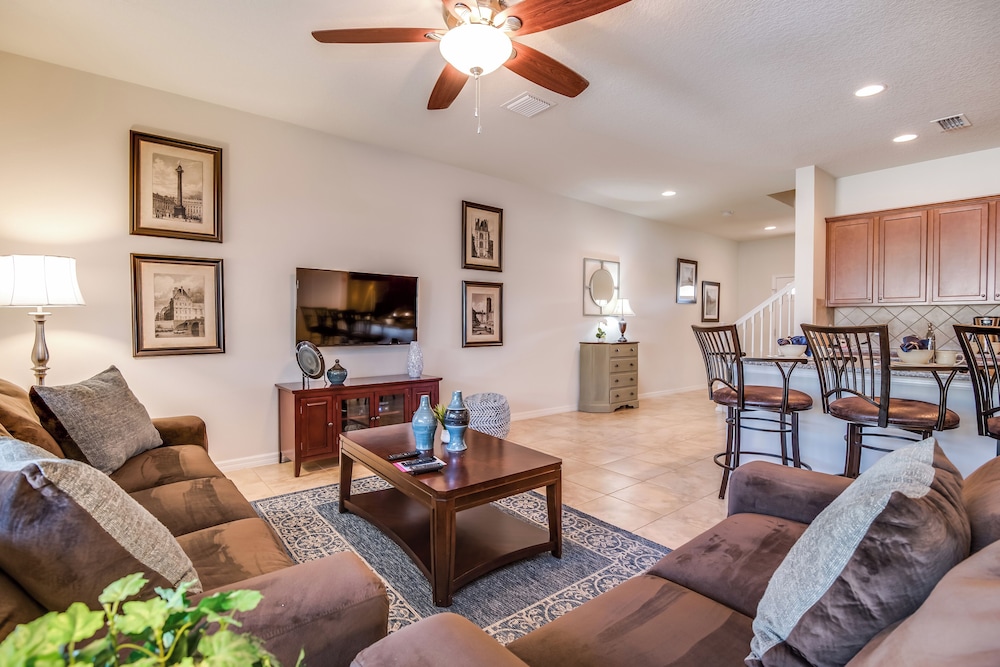 Townhome W private Pool & Free On site Water Park - photo 18