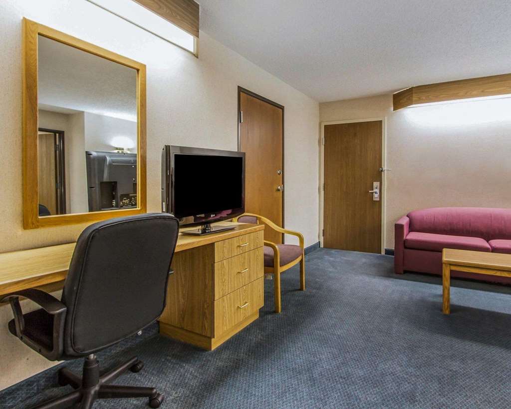 Rodeway Inn Fremont Ne - photo 30