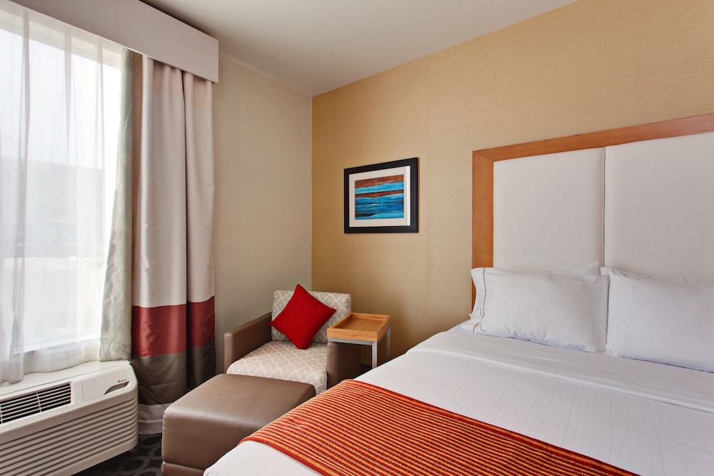 Hampton Inn by Hilton North Hollywood - photo 8