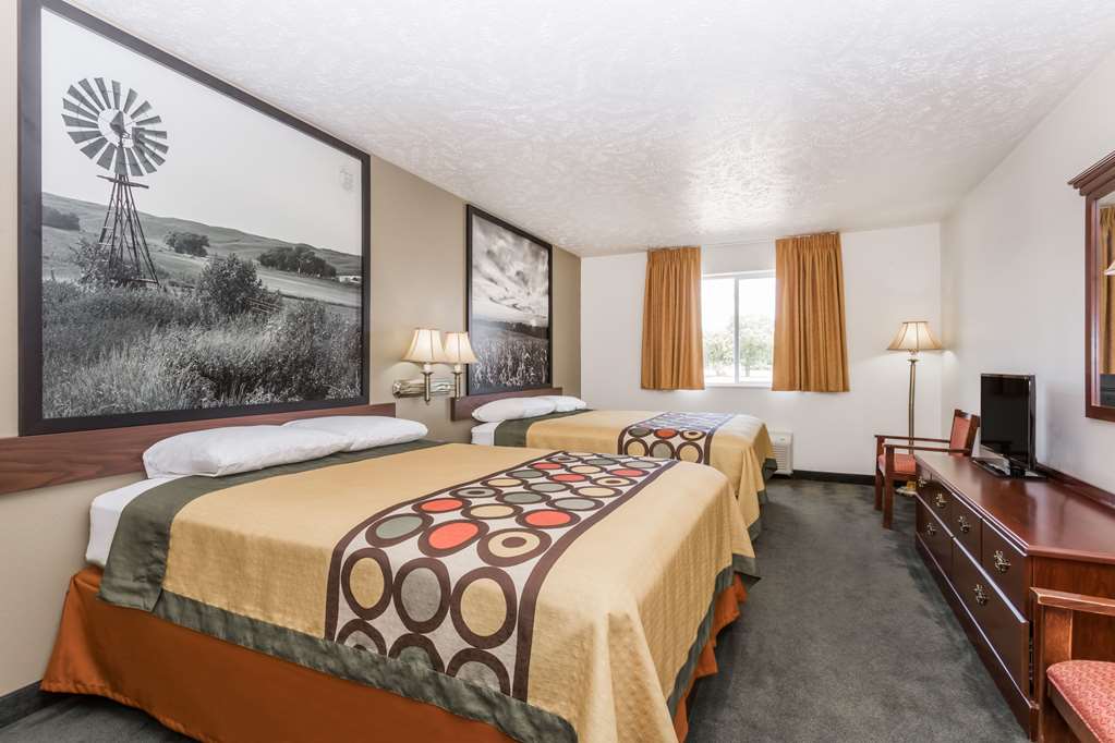 Super 8 by Wyndham Alma - photo 8
