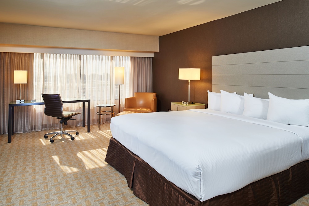Hilton Los Angeles Airport - photo 11