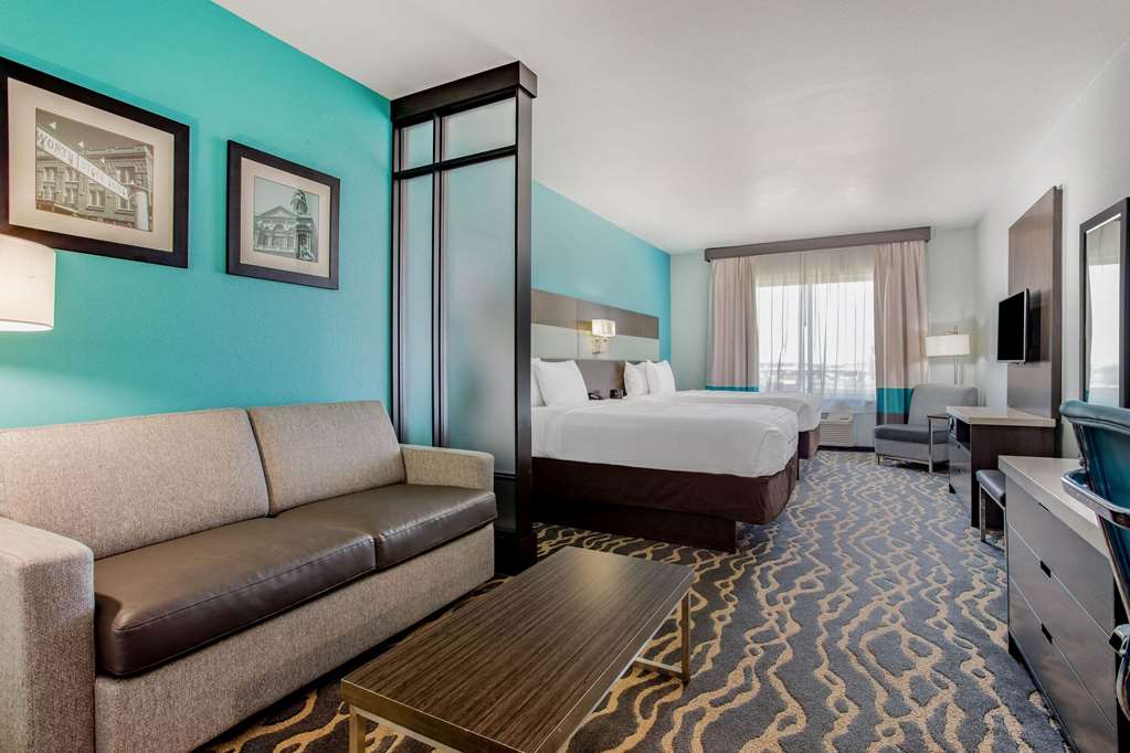 La Quinta Inn & Suites by Wyndham Northlake Fort Worth - photo 26