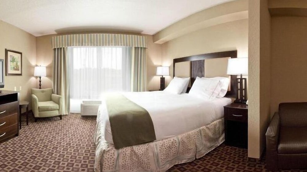 Holiday Inn Express & Suites Chaffee Jacksonville West by IHG - photo 8