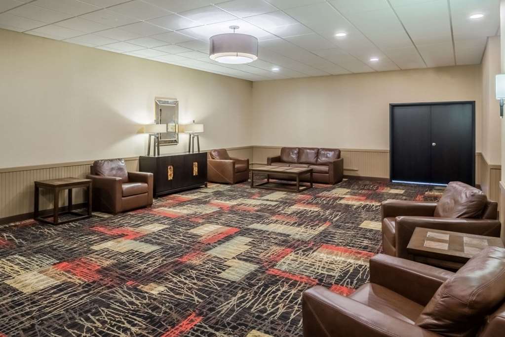 Ramada by Wyndham Grand Forks - photo 2
